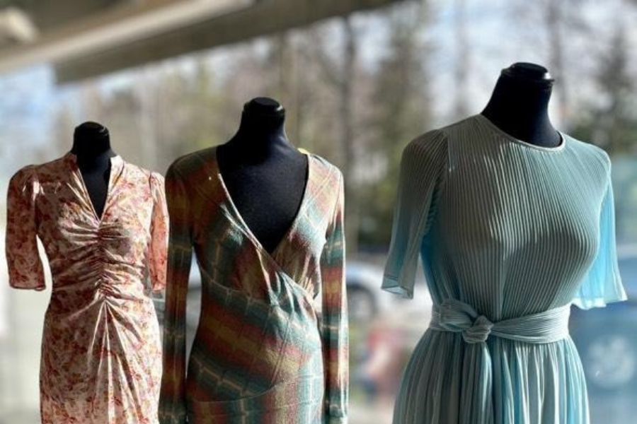 Flotte kjoler hos Usato Second Hand på Røa