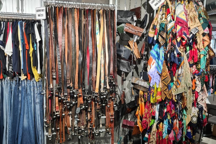 Secondhand belter og skjerf hos Episode Oslo på Grunerløkka
