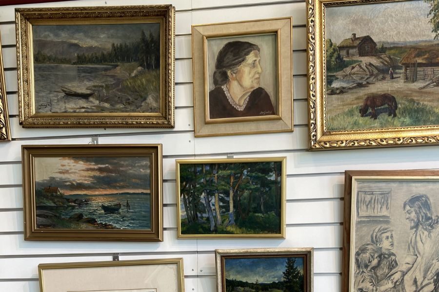 Kunst på vegg som selges på M&E Hasle