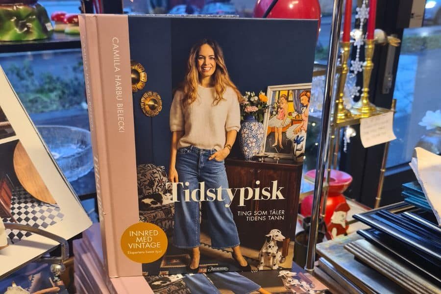 boken med navn tidstypisk