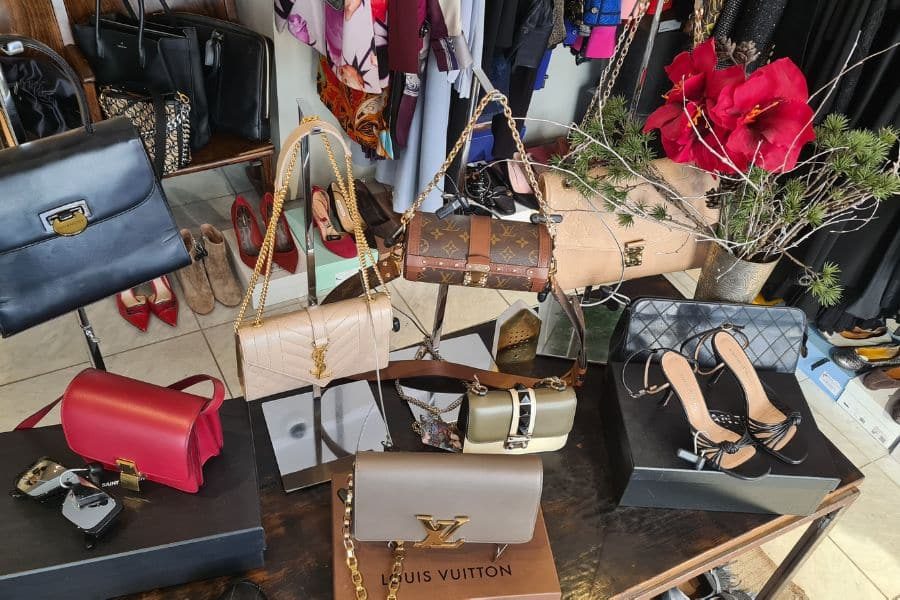 designvesker på bord hos ma vintage