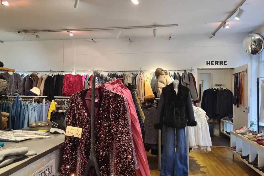 disken og dameavdelingen hos usato second hand på røa