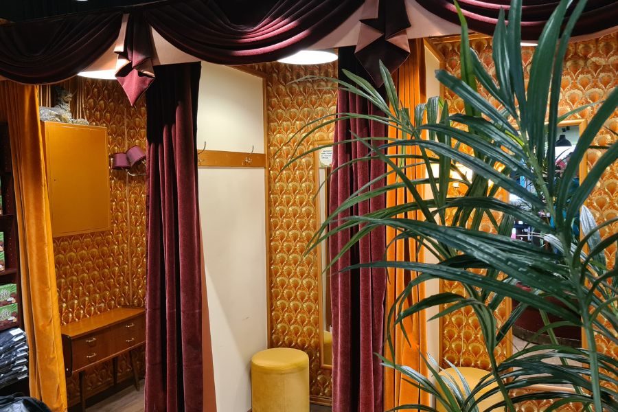 Retro-inspirerte prøverom hos Frøken Dianas Salonger på Grunerløkka