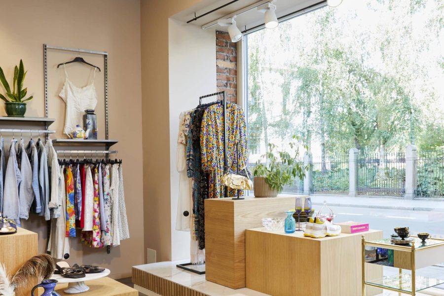 Bildet fra innsiden av Fretex Arkivet Universitetsgata mot vindu