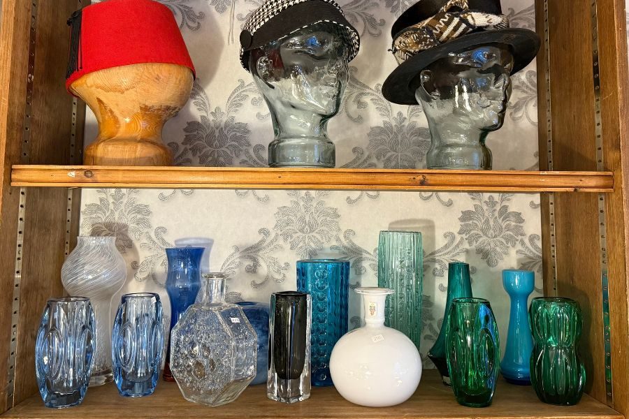 Vintage glass og vaser hos GG Retro i Gamlebyen