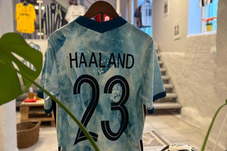 haaland drakt hos the football idiots på grunerløkka