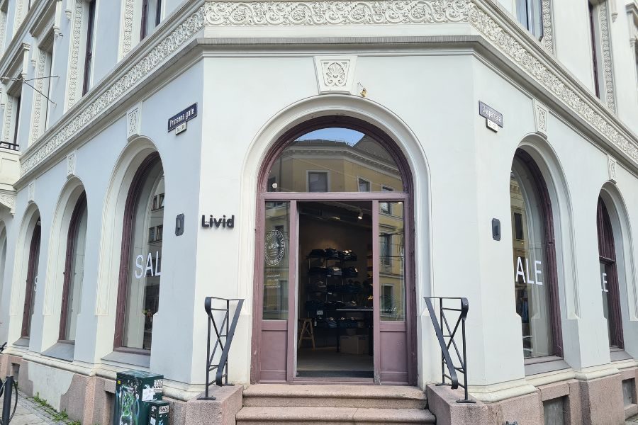 Hjørneinngang til Livid Oslo med pen fasade