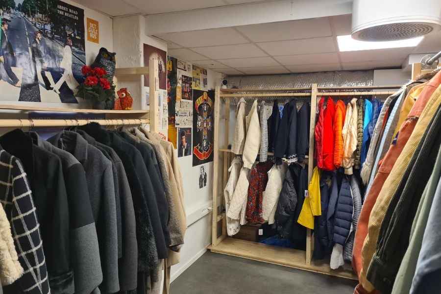 Jakker hos Det Gule Hus Pilestredet