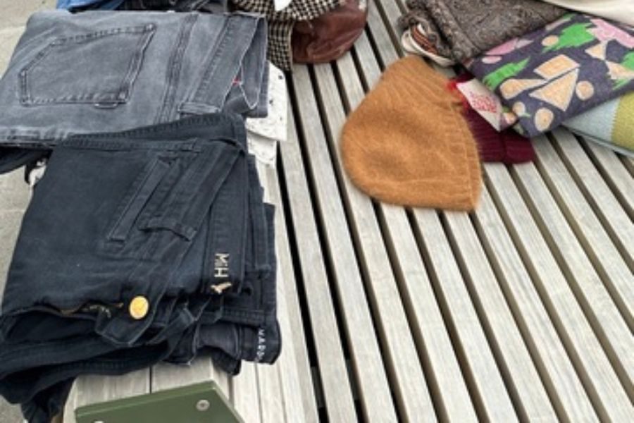 klær hos lilleaker bazar