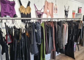 Klær til salgs på Xaki Vintage i Markveien på Grunerløkka