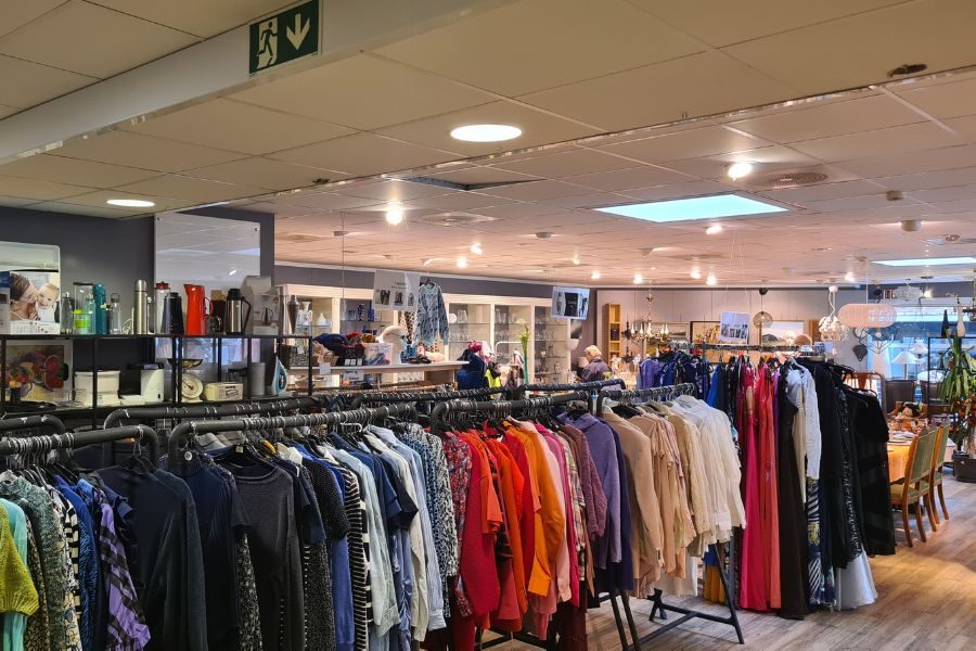 klesavdeling hos galleri normisjon bekkestua