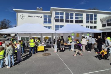 Skolegården til Hasle skole og deres loppemarked