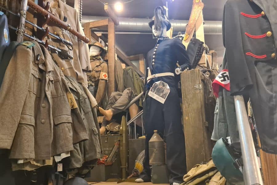 militæruniformer og