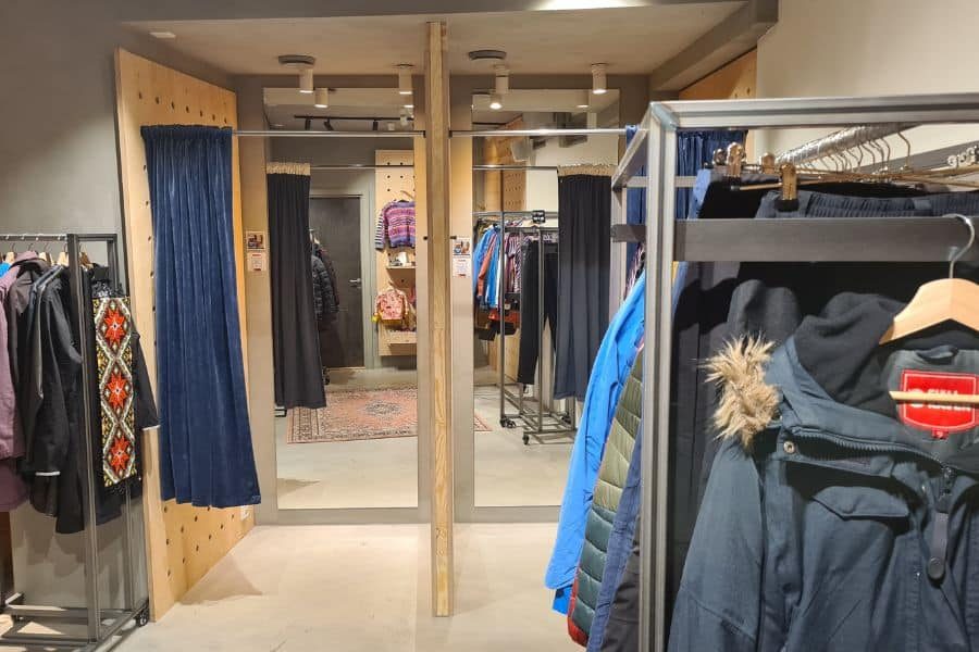 prøverom hos Fileks Secondhand Oslo