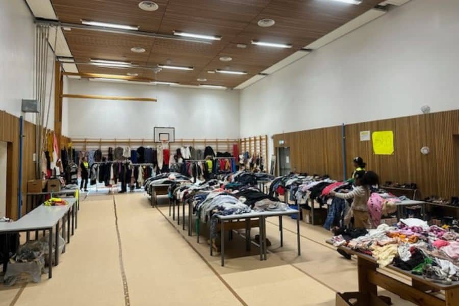 secondhand klær på loppemarkedet på tonsenhagen skole
