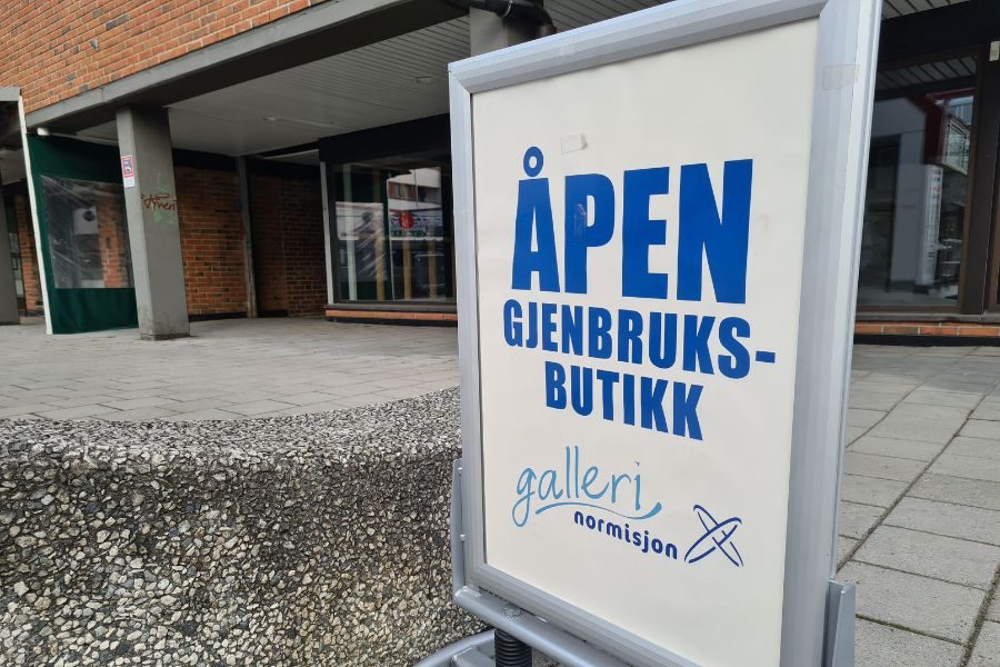 Skilt utenfor Galleri Normisjon Bekkestua