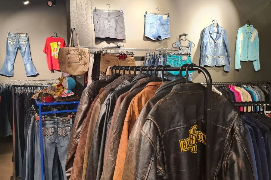 skinnjakker hos vintage kid oslo på helsfyr