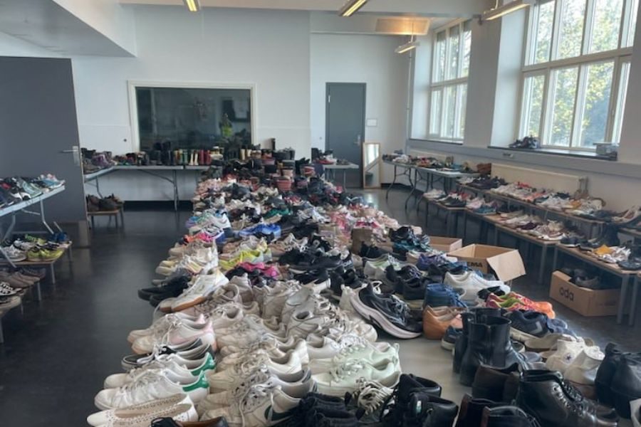 skoavdeling på loppemarked på tåsen