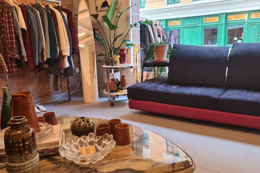 Sofa hos Handover Copenhagen på Grunerløkka