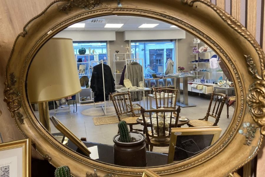 Speil på Galleri Normisjon Oslo som viser lokalene