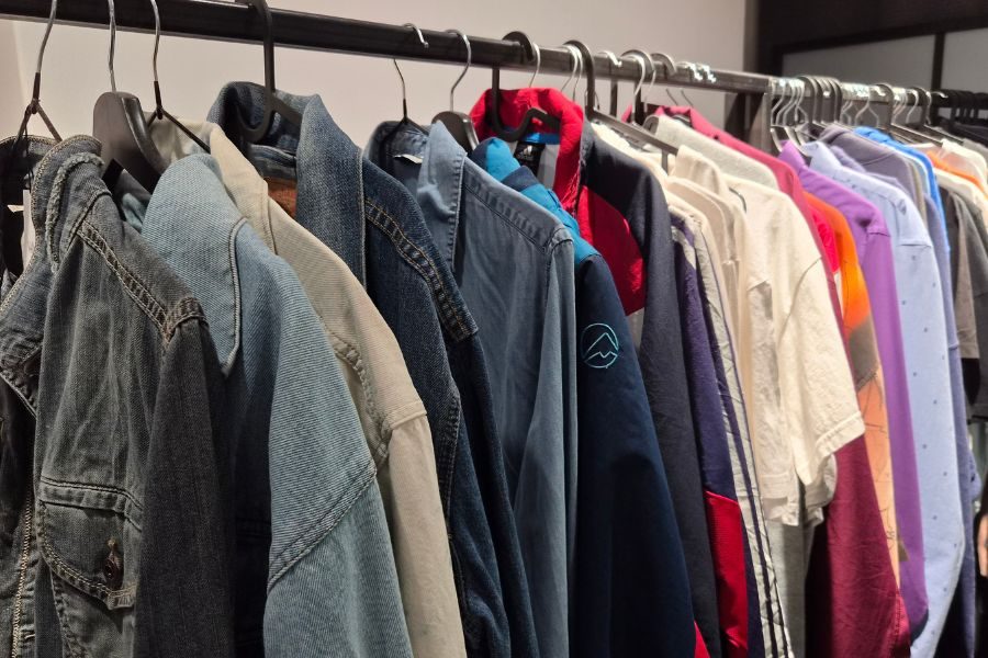 stativ med secondhand og vintage hos value på grunerløkka