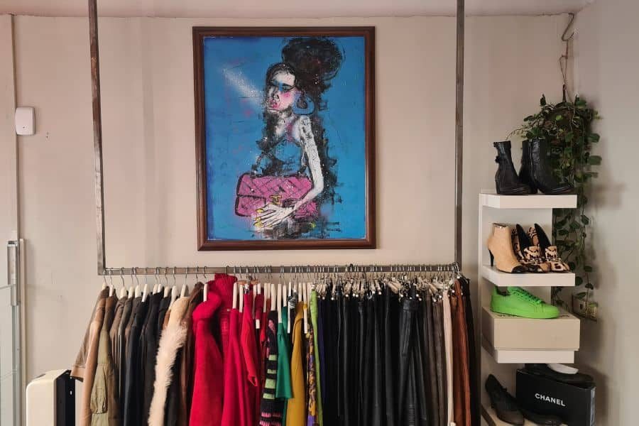 stativ med vintage klær for dame hos ma vintage