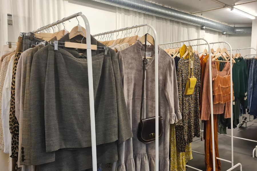 stativer med secondhand hos friperie på løren