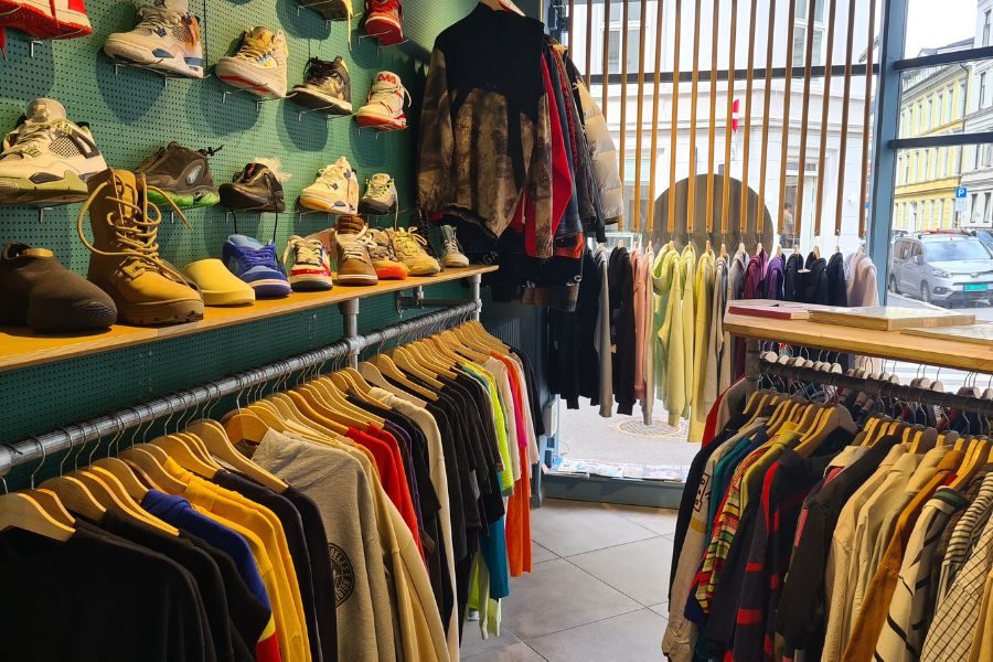 Stativer med streetwear hos Ditto på Majorstua