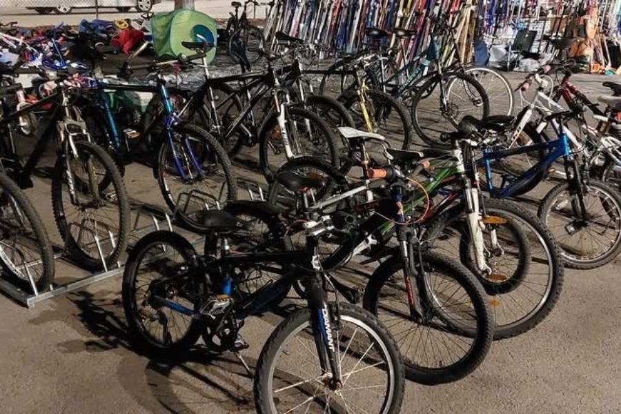 sykler på loppemarkedet på nordstrand skole