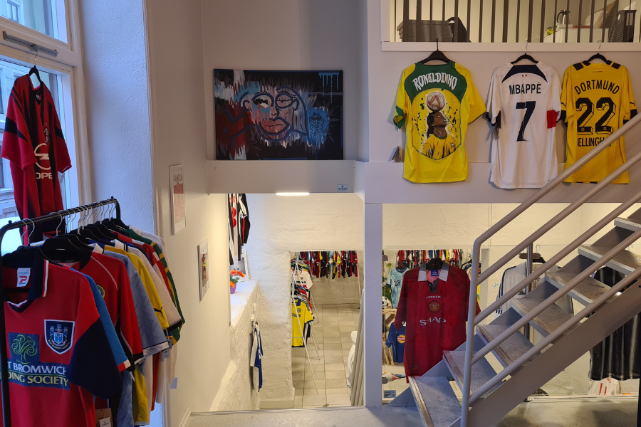 trapp ned til underetasje hos the football idiots på grunerløkka