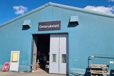 Utenfor Haraldrud Ombrukstelt