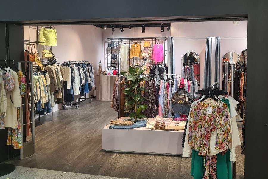 utenfor cirkulær fornebu