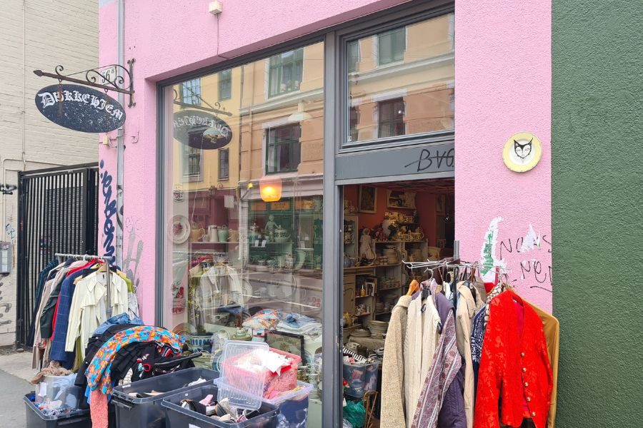 utenfor dukkehjem på grunerløkka