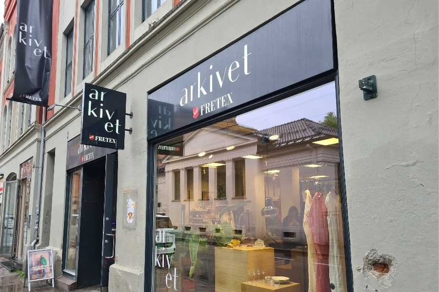 Utenfor inngangen til Fretex Arkivet i Univeristetsgata