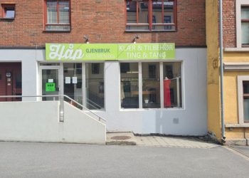 Utenfor lokalene til bruktbutikken Håp gjenbruk