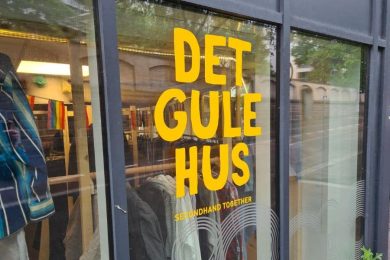 Utenfor lokalene til Det Gule Hus Pilestredet