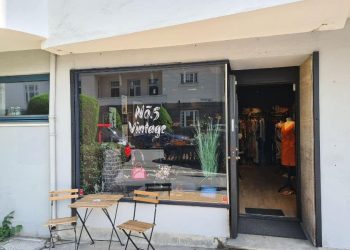 Utenfor lokalene til Nō.5 Vintage på Frogner