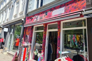 Utenfor lokalene til Retrolykke på Grunerløkka